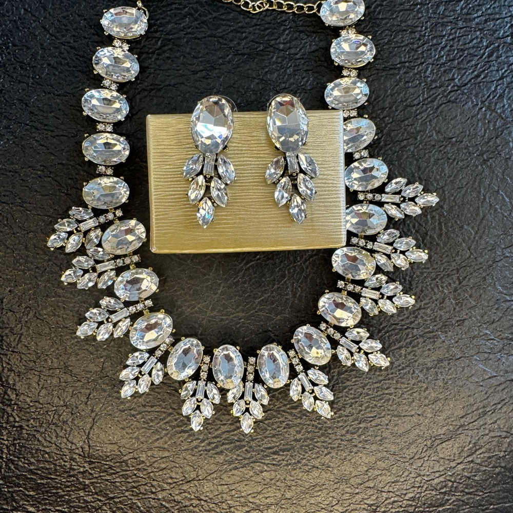 Elegant Antique Gold Crystal Necklace and Earring Set